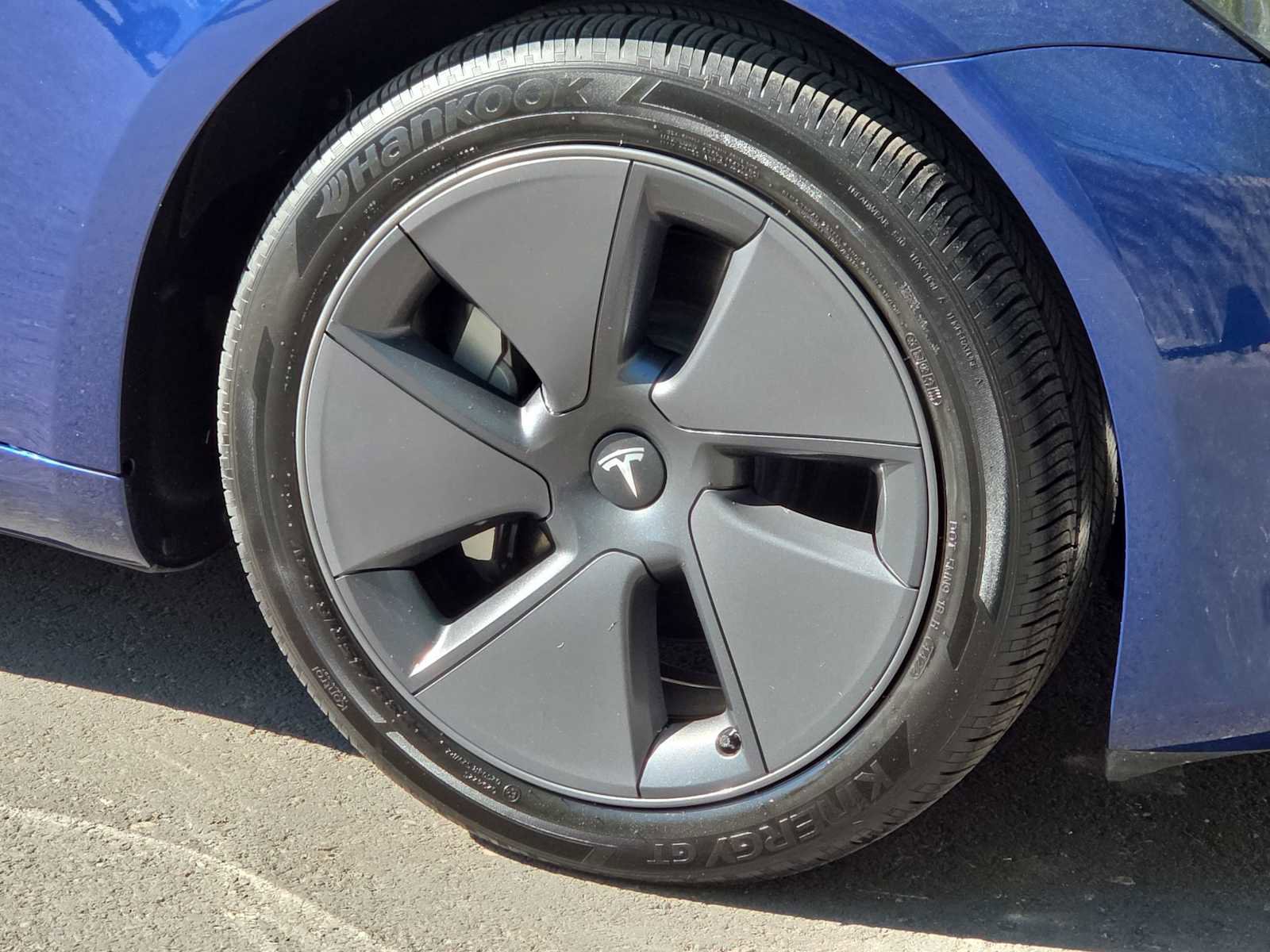 Used 2023 Tesla Model 3 Standard Range image 12