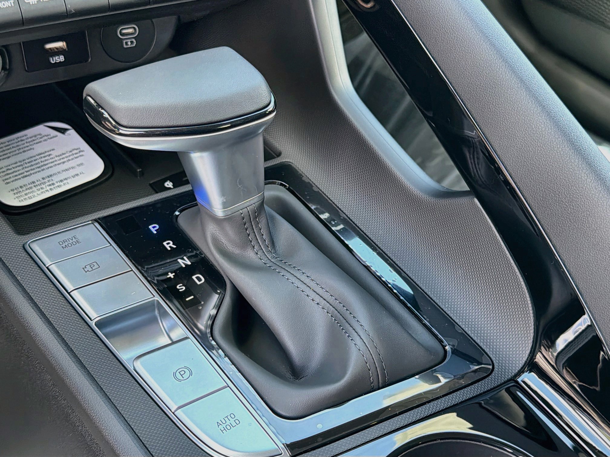 New 2026 Hyundai Elantra Limited FWD image 14