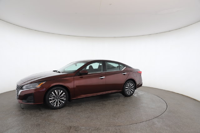 Used 2023 Nissan Altima 2.5 SV FWD image 4
