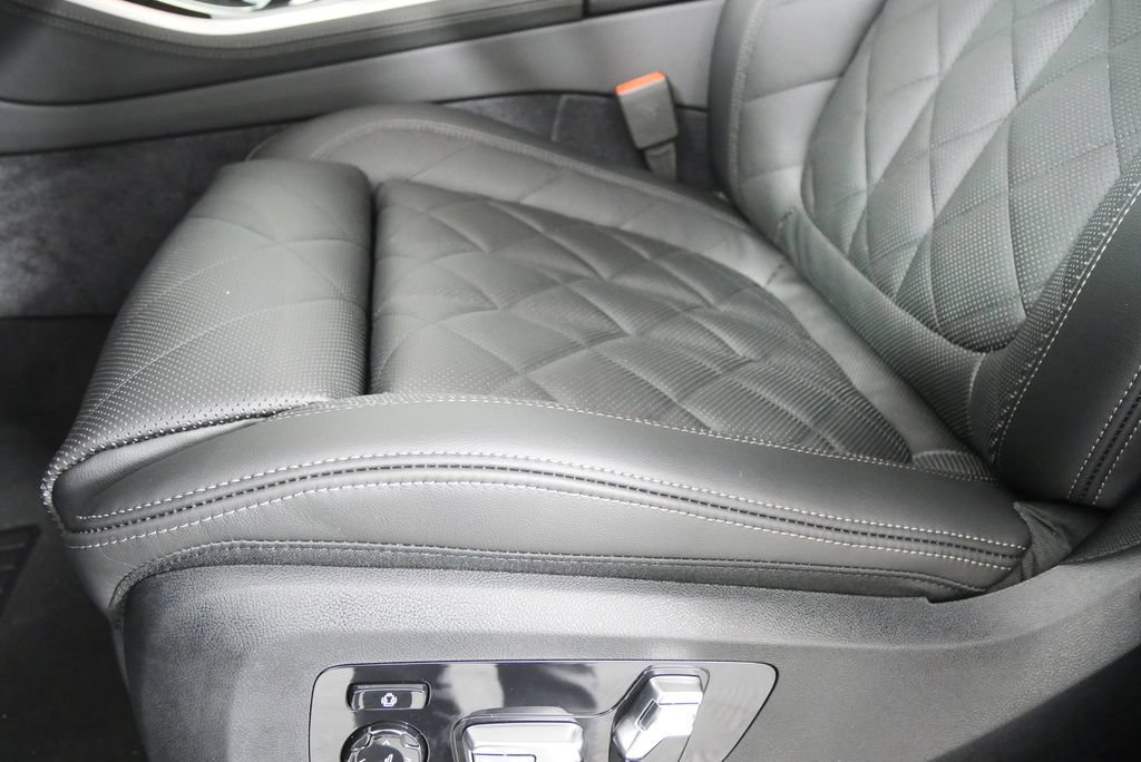 Used 2026 BMW X5 xDrive40i w/ M Sport Package AWD/4WD image 9