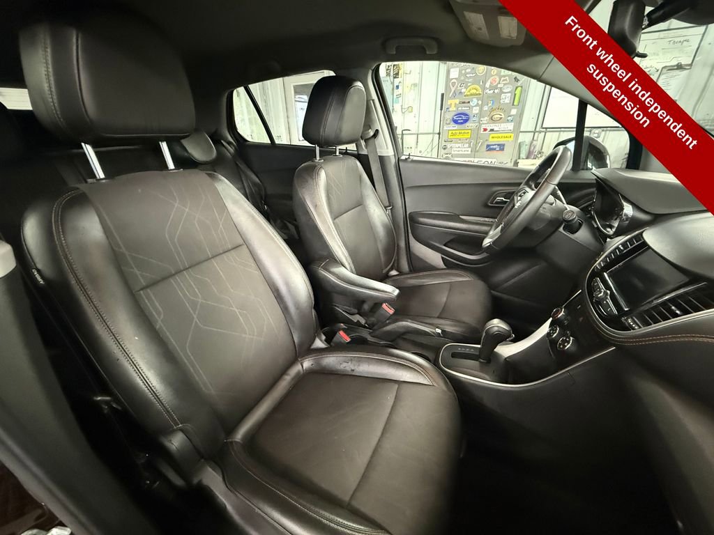 Used 2021 Chevrolet Trax LT w/ LT Convenience Package image 40