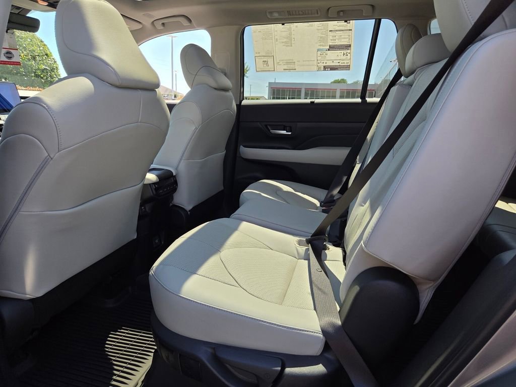 New 2026 Toyota Grand Highlander FWD image 6