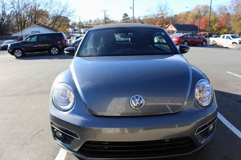 Used 2015 Volkswagen Beetle R-Line image 2