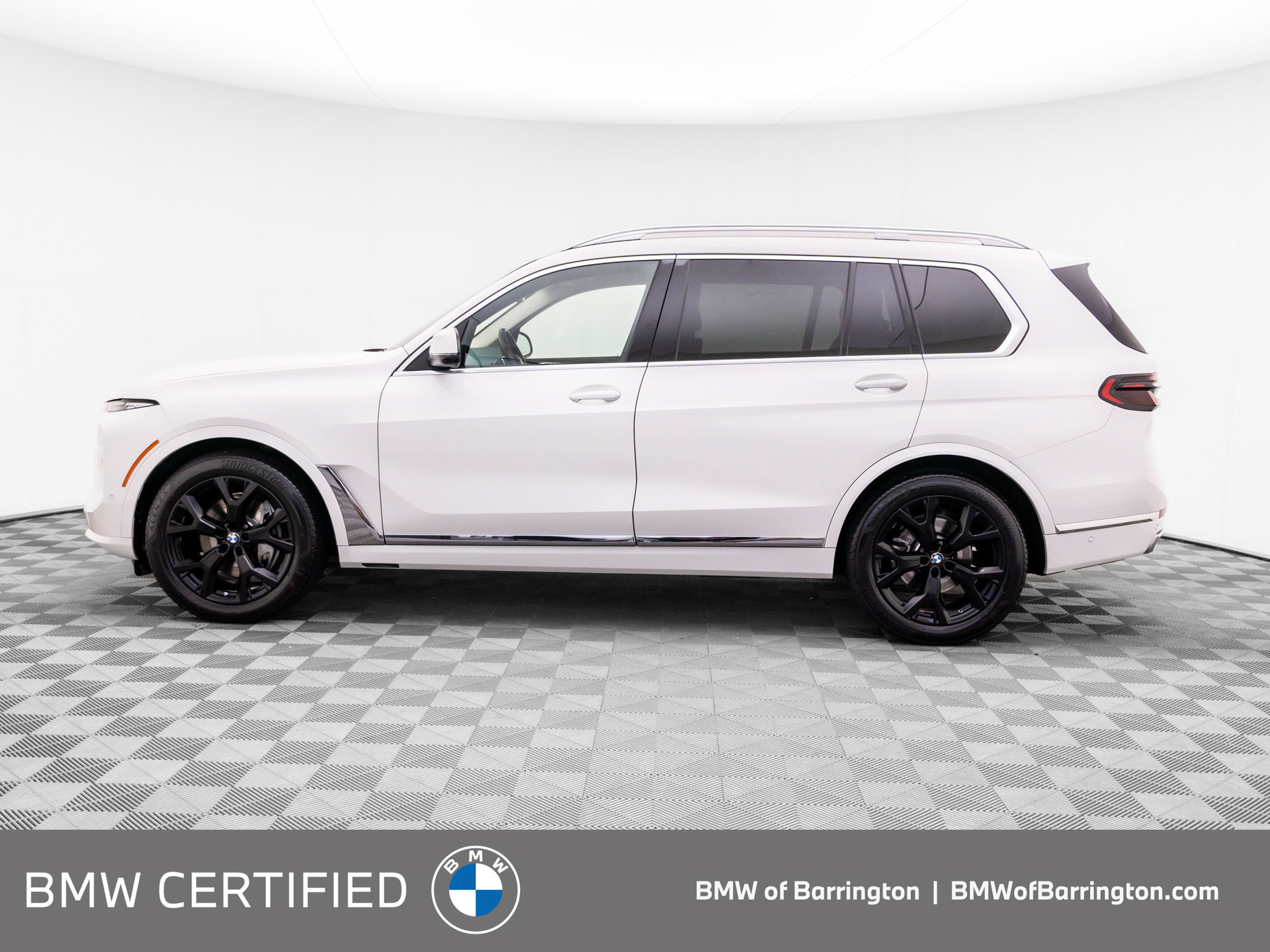 Certified 2024 BMW X7 xDrive40i w/ Premium Package AWD/4WD image 2