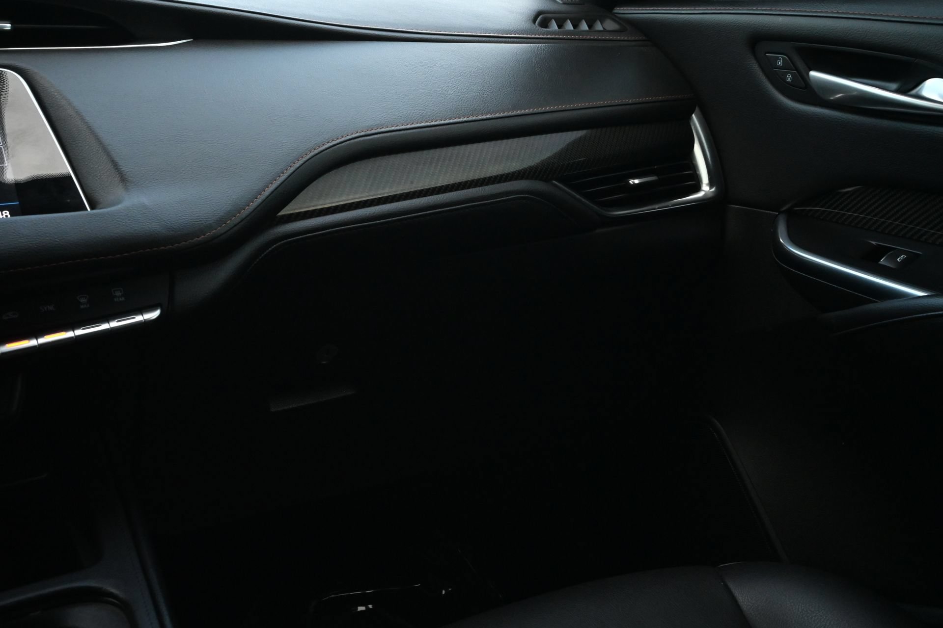 Certified 2023 Cadillac XT4 Sport w/ Enhanced Visibility Package FWD image 8
