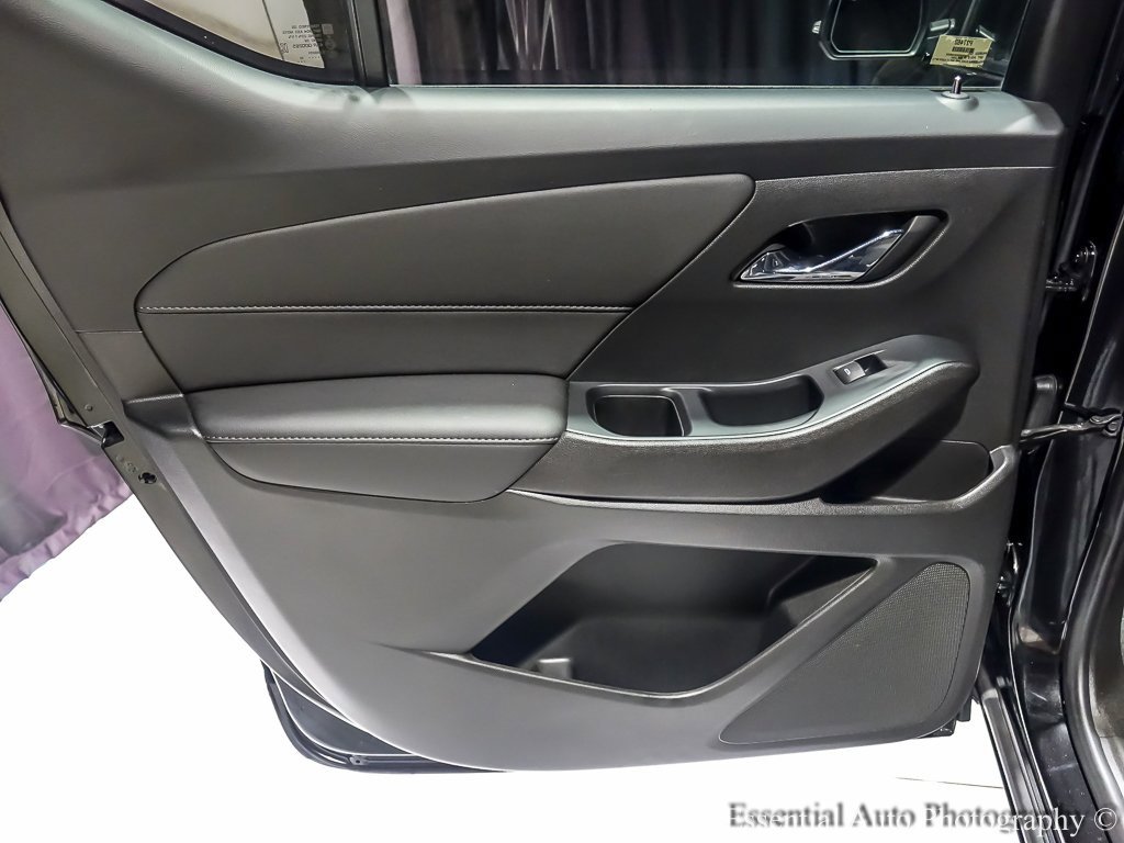 Used 2022 Chevrolet Traverse LT image 28