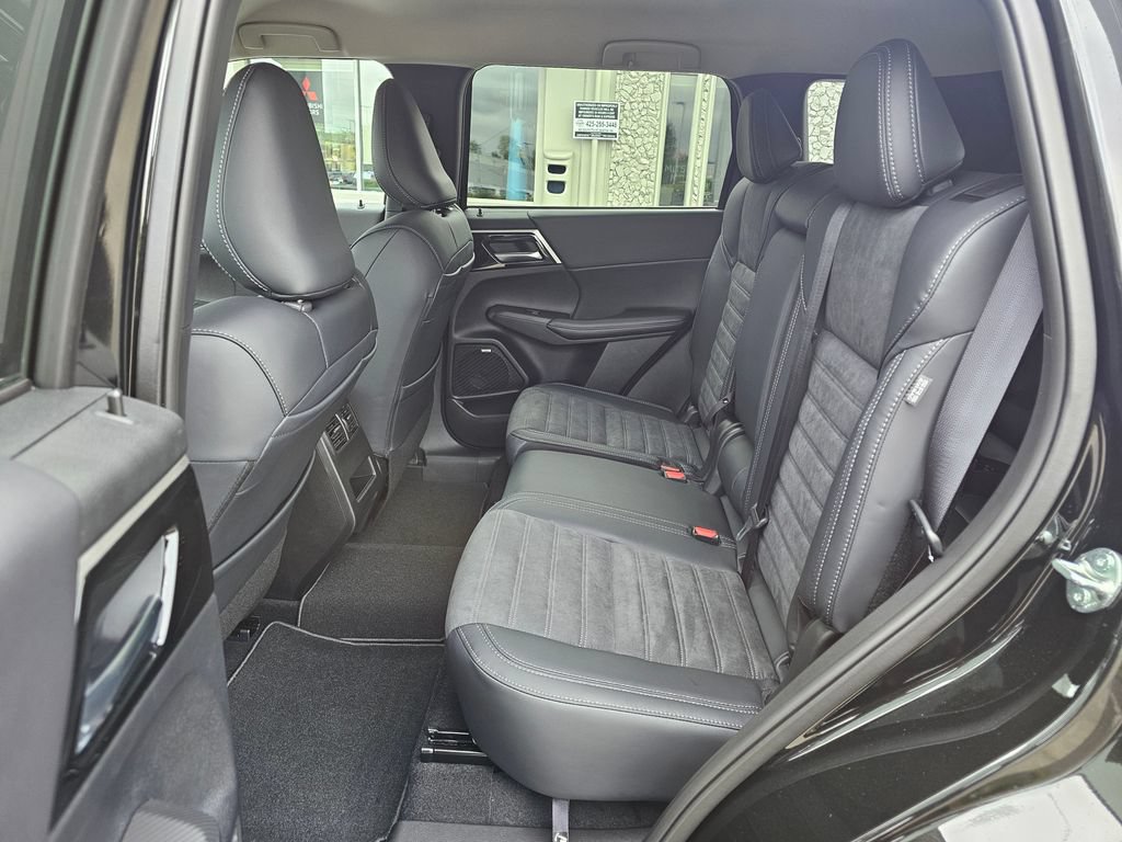 New 2026 Mitsubishi Outlander SE AWD/4WD image 13