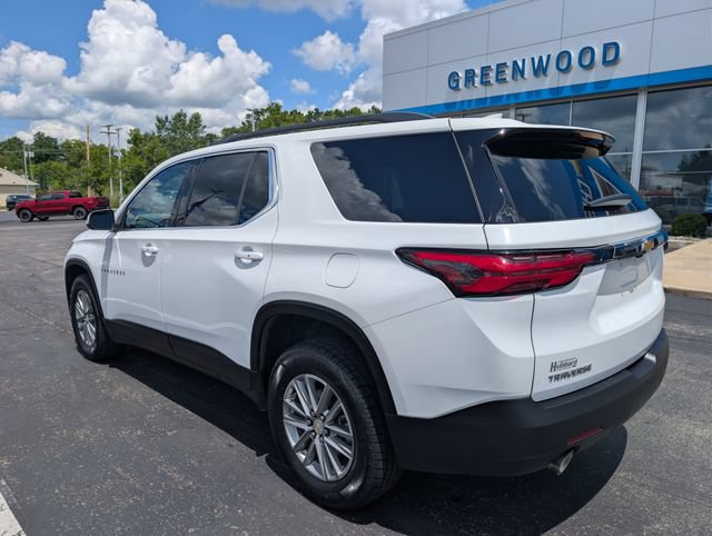 Used 2023 Chevrolet Traverse LT FWD image 3