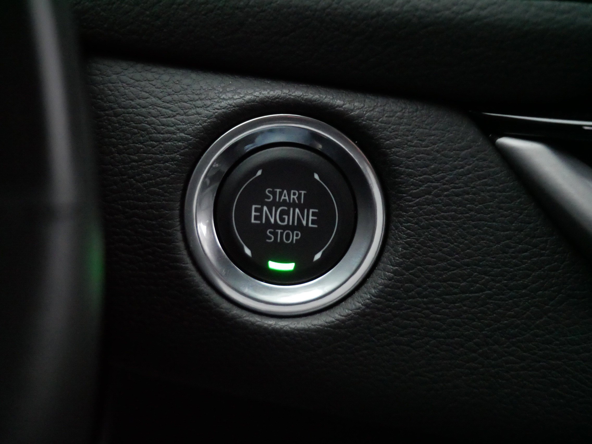 Used 2025 Cadillac XT4 Premium Luxury image 27