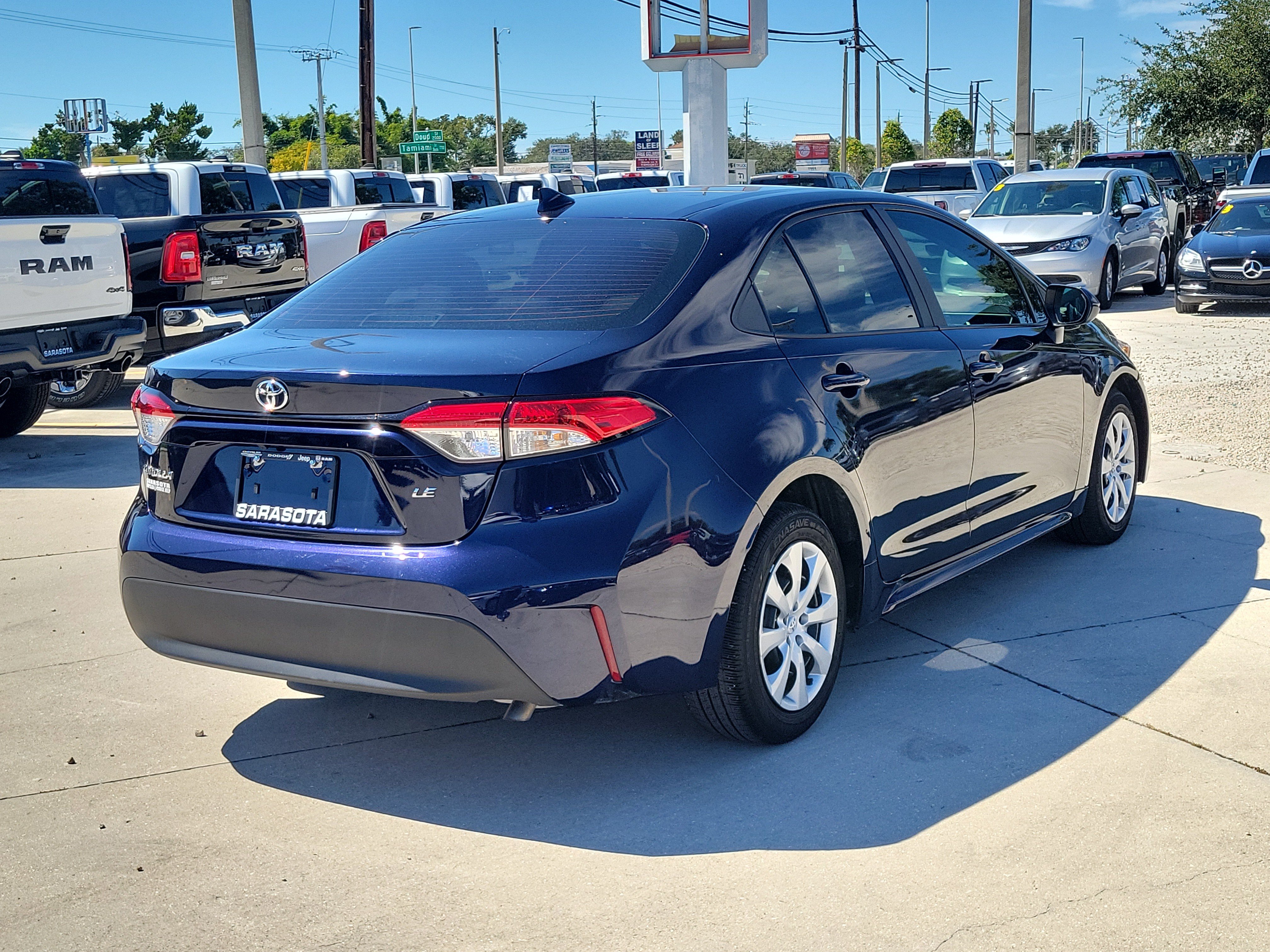 Used 2024 Toyota Corolla LE FWD image 6