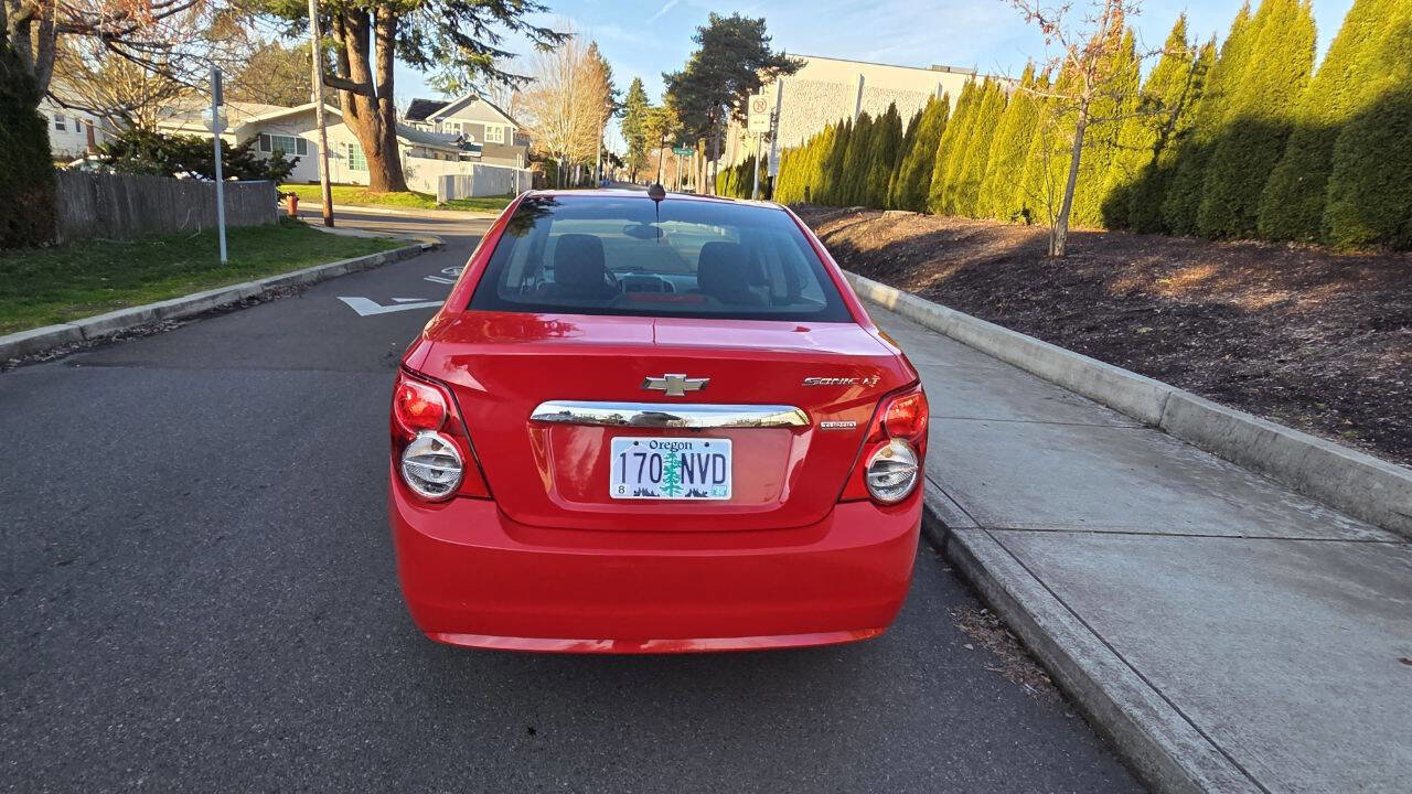 Used 2016 Chevrolet Sonic LT image 6