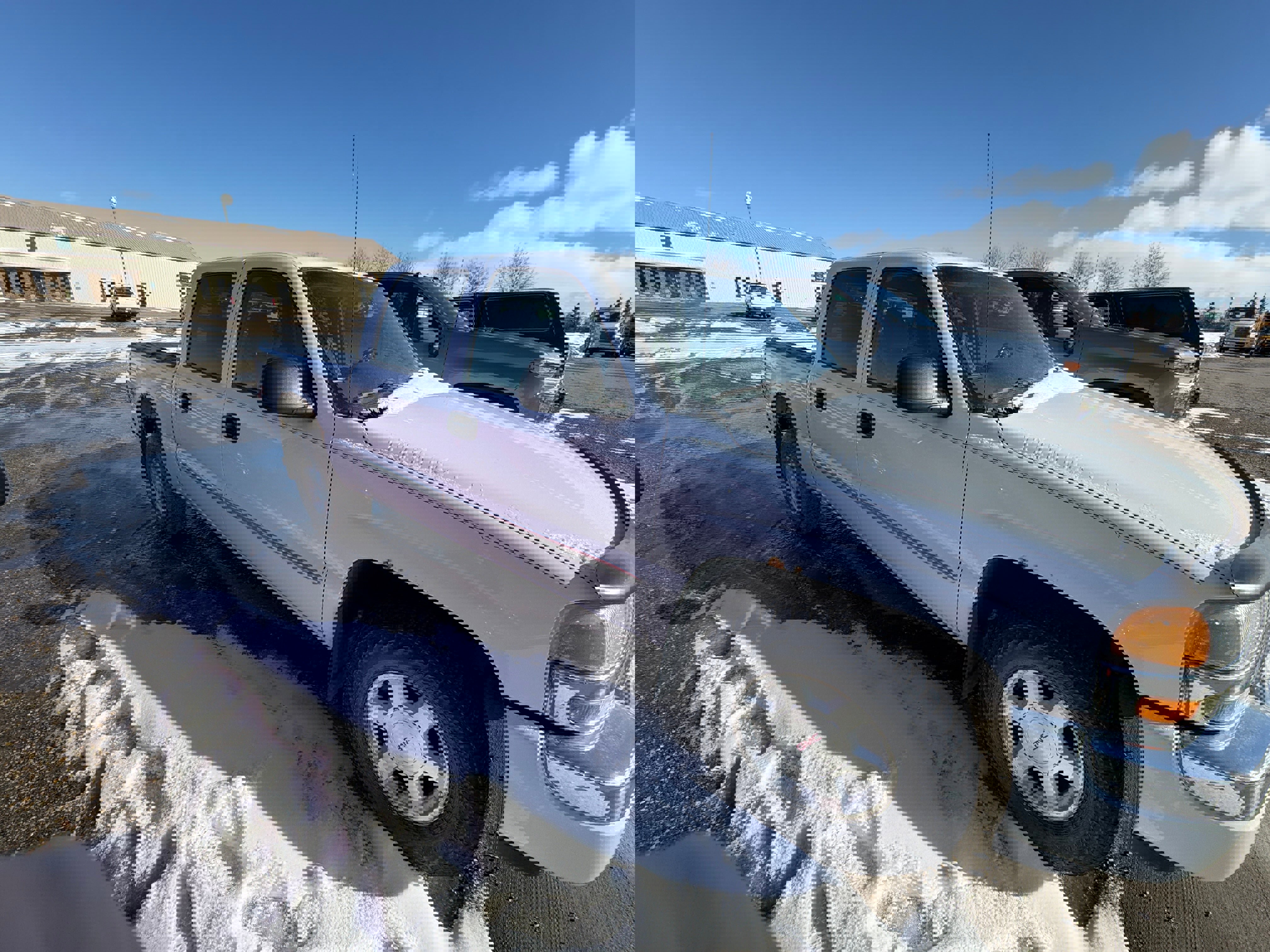 Used 2005 GMC Sierra 1500 SLE w/ Off-Road Package image 3