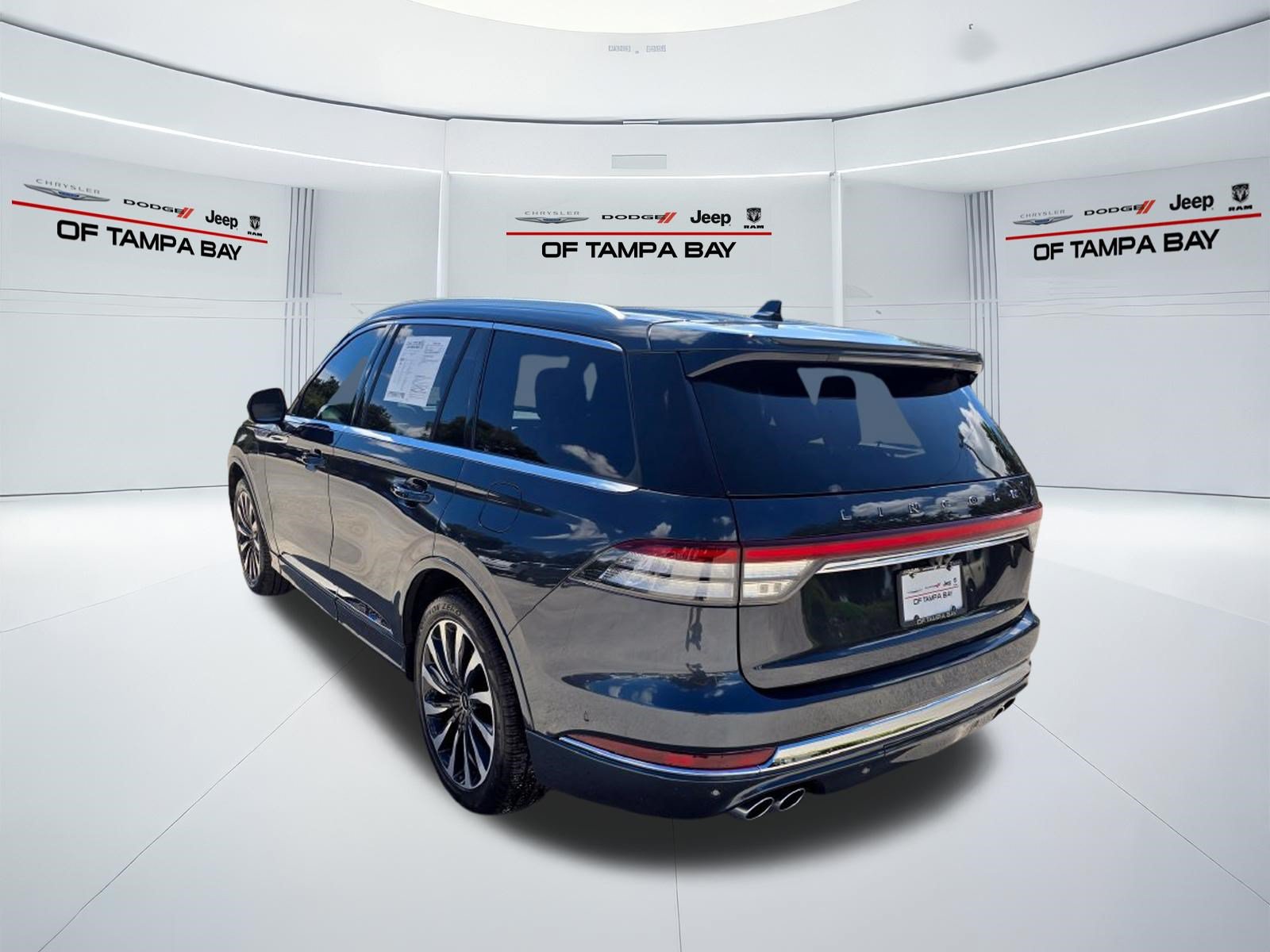 Used 2020 Lincoln Aviator Black Label Grand Touring w/ Class IV Trailer Tow Package AWD/4WD image 4