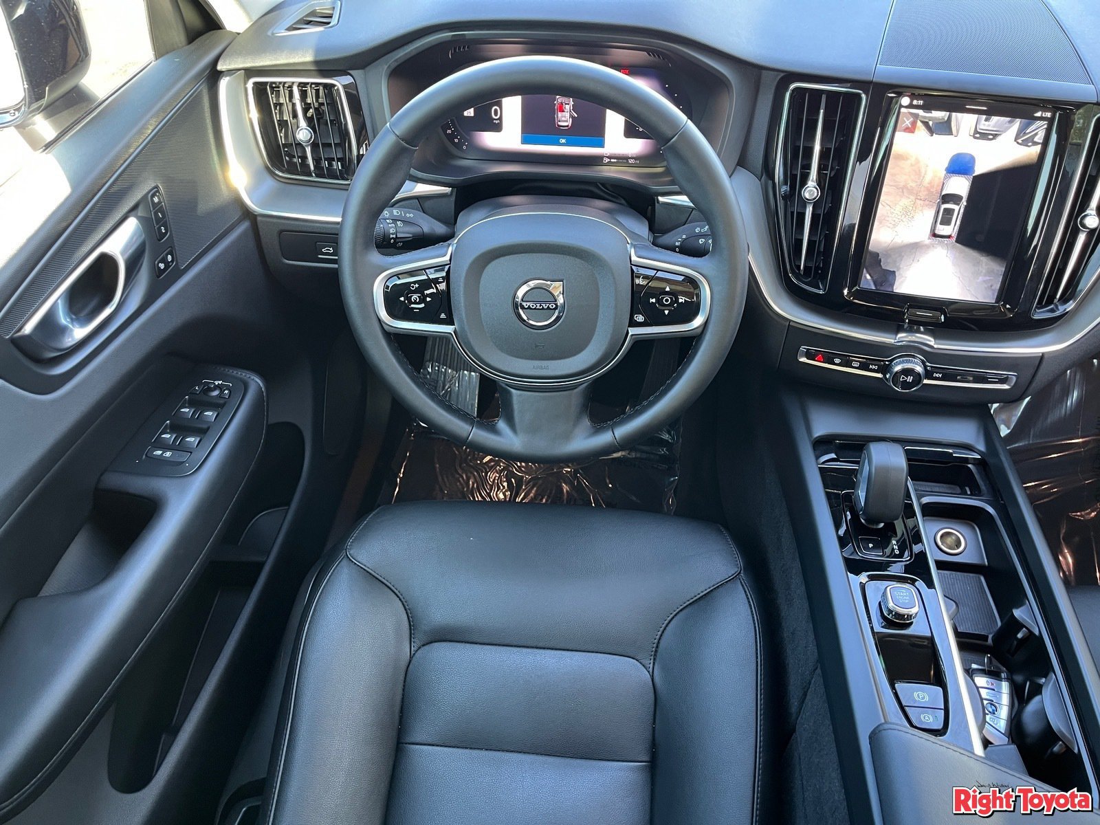 Used 2025 Volvo XC60 T8 Plus AWD/4WD image 16