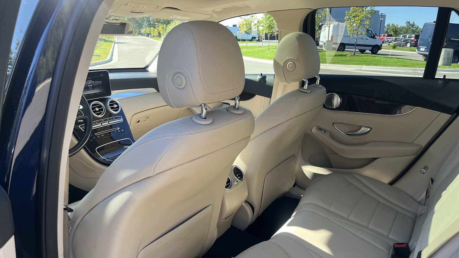 Used 2018 Mercedes-Benz GLC 350e 4MATIC image 31