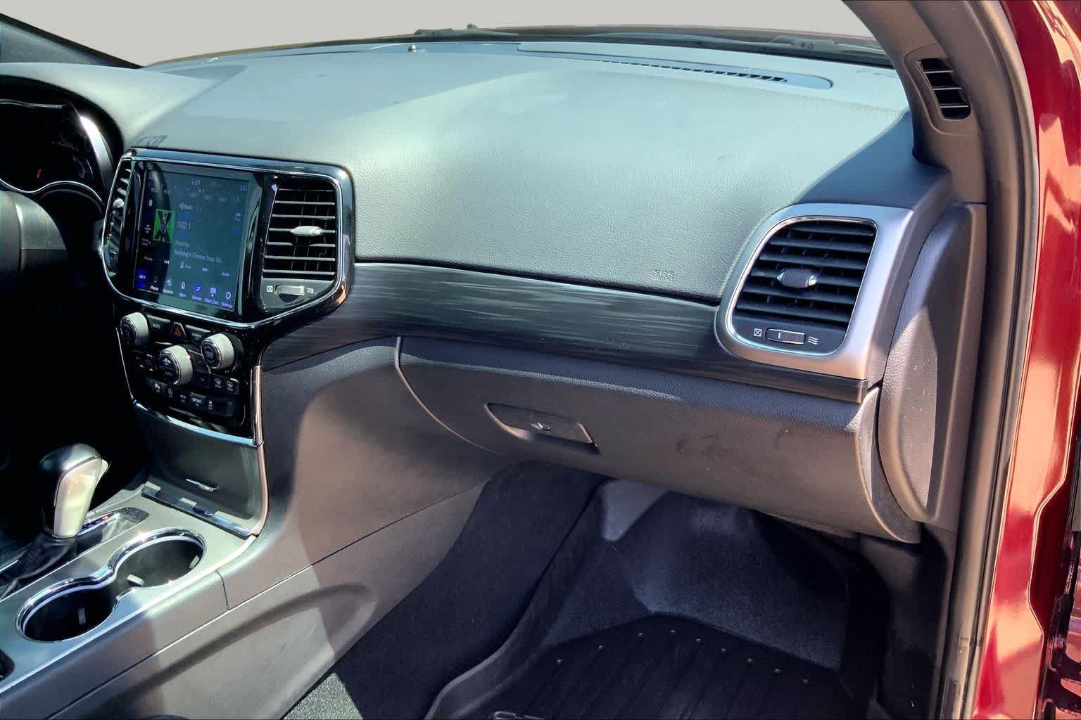 Used 2020 Jeep Grand Cherokee Altitude AWD/4WD image 18