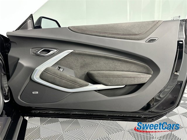 Used 2022 Chevrolet Camaro ZL1 image 37