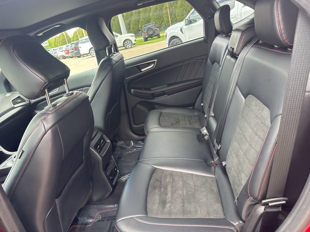 Used 2023 Ford Edge ST-Line w/ Class II Trailer Tow Package AWD/4WD image 20