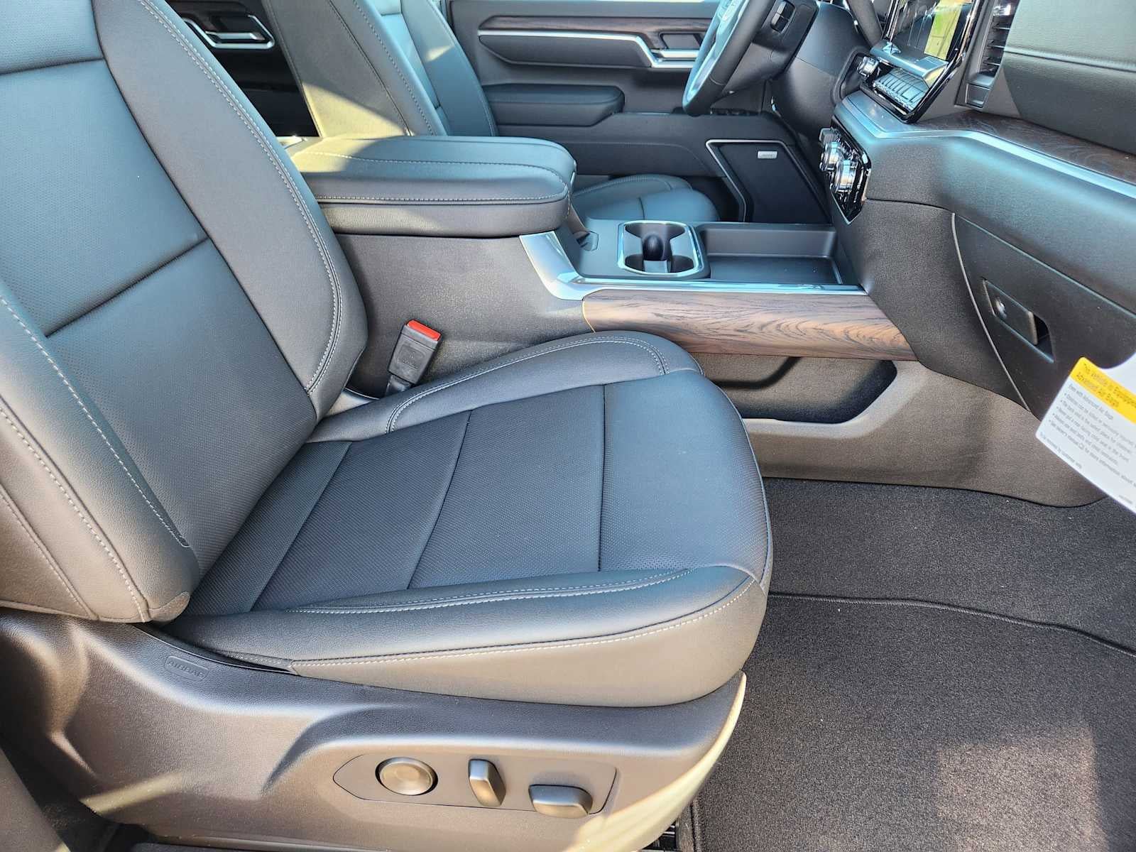 New 2026 GMC Sierra 3500 SLT w/ SLT Convenience Package AWD/4WD image 14