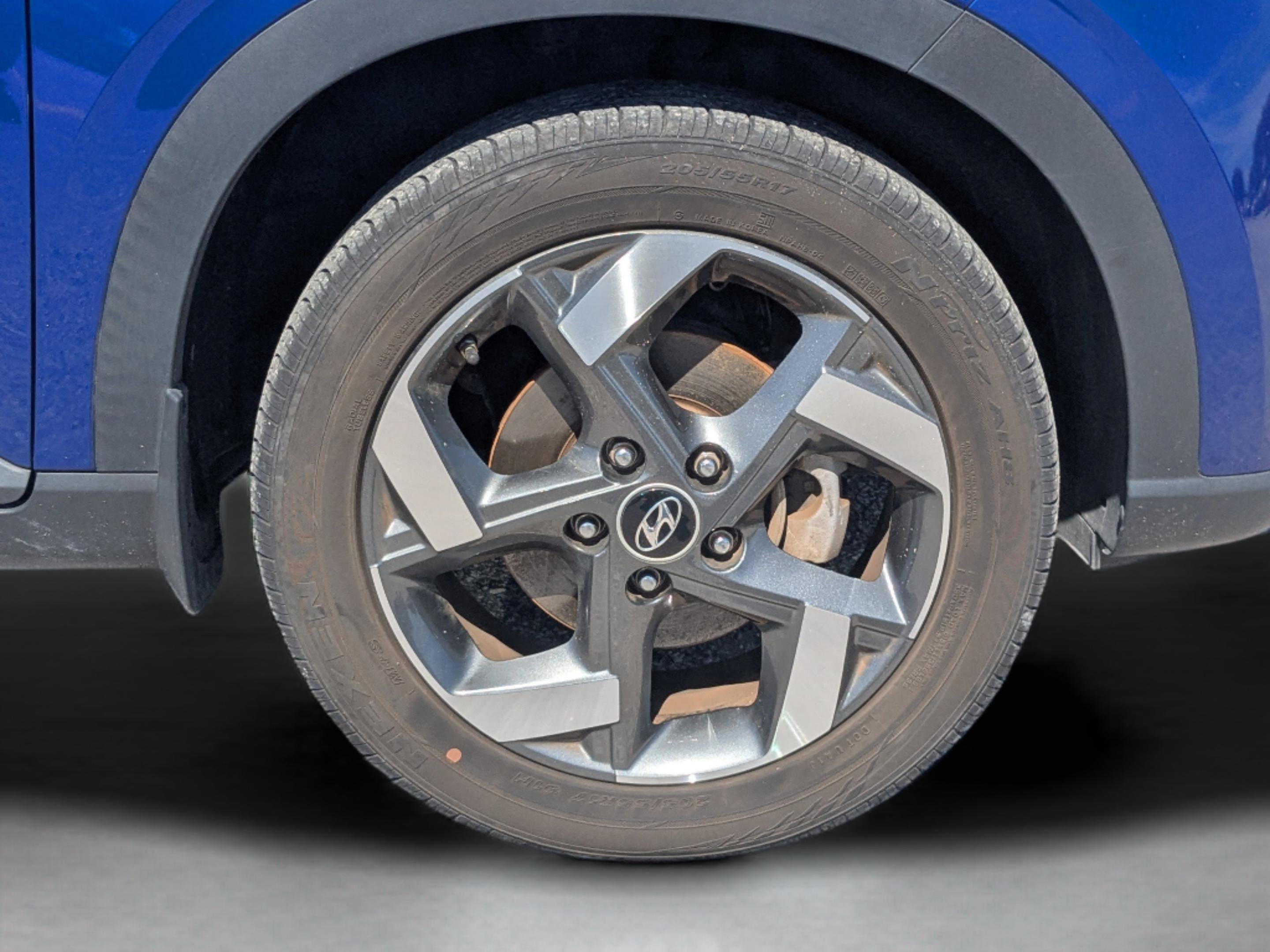Certified 2022 Hyundai Venue Limited FWD image 33