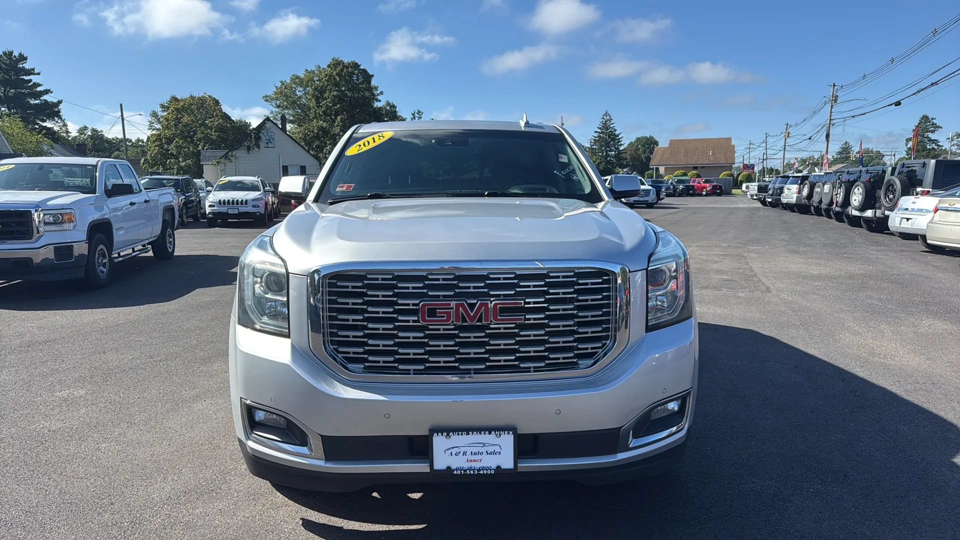 Used 2018 GMC Yukon Denali AWD/4WD image 2