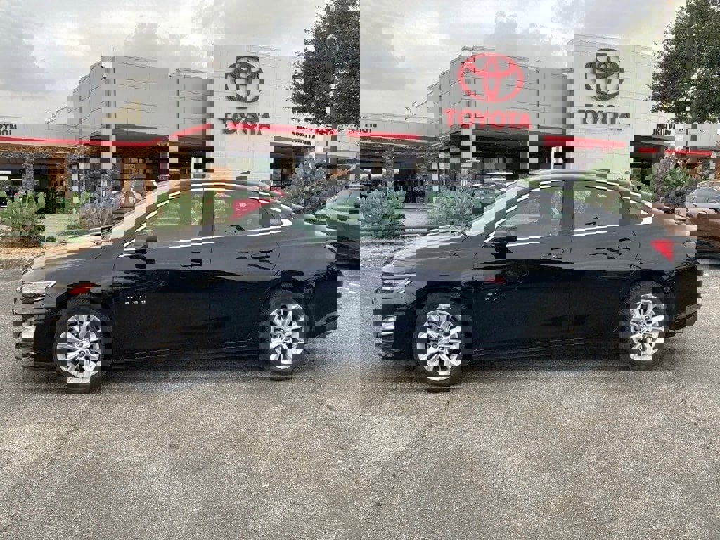 Used 2025 Chevrolet Malibu LT image 8