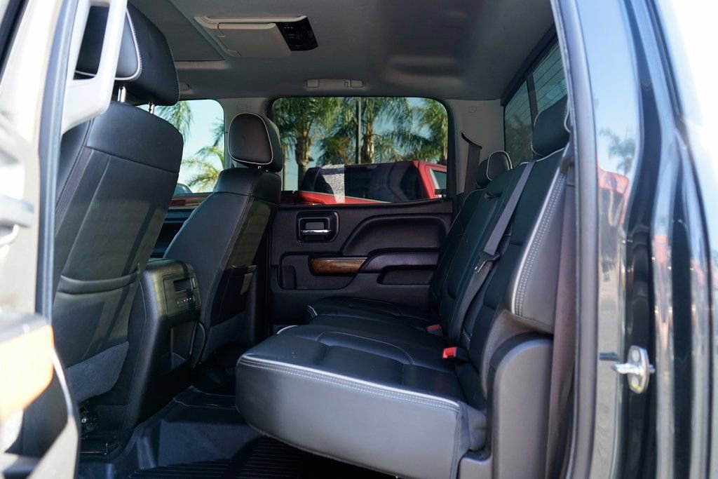 Used 2018 Chevrolet Silverado 3500 High Country w/ Duramax Plus Package image 39