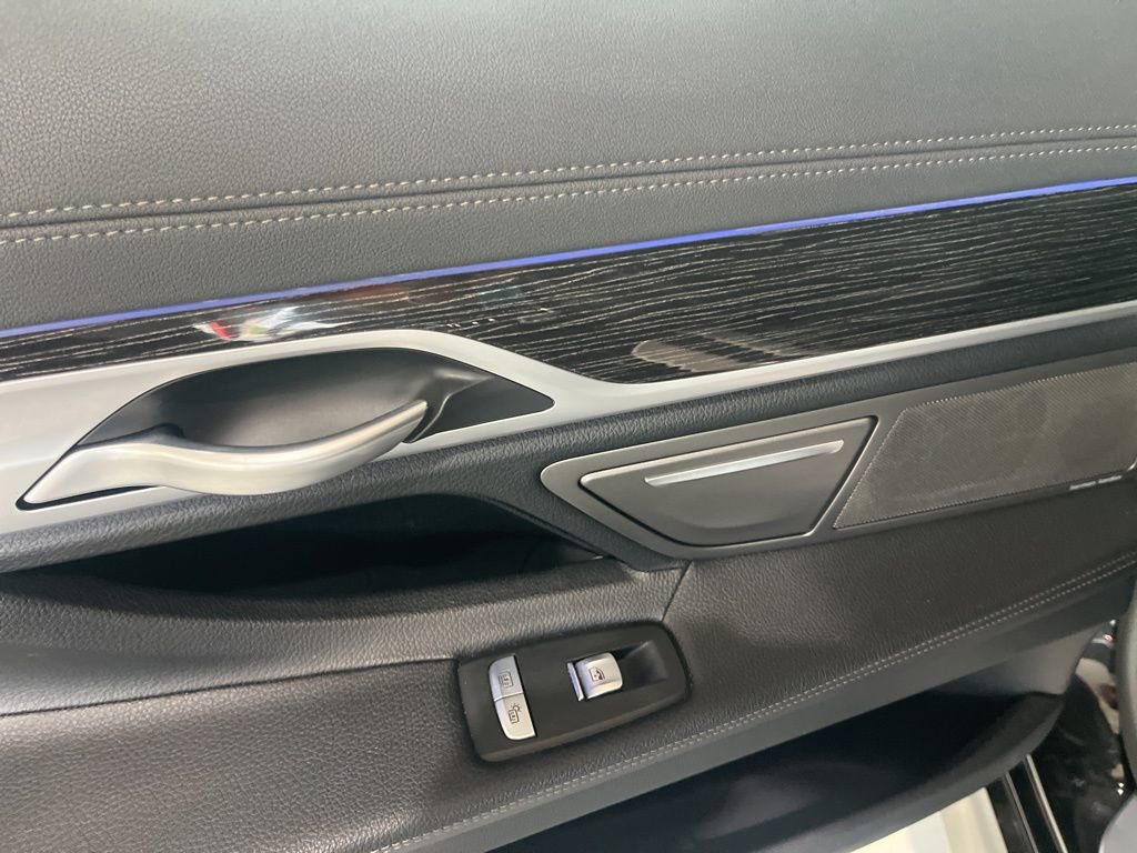 Used 2021 BMW 740i w/ M Sport Package image 40