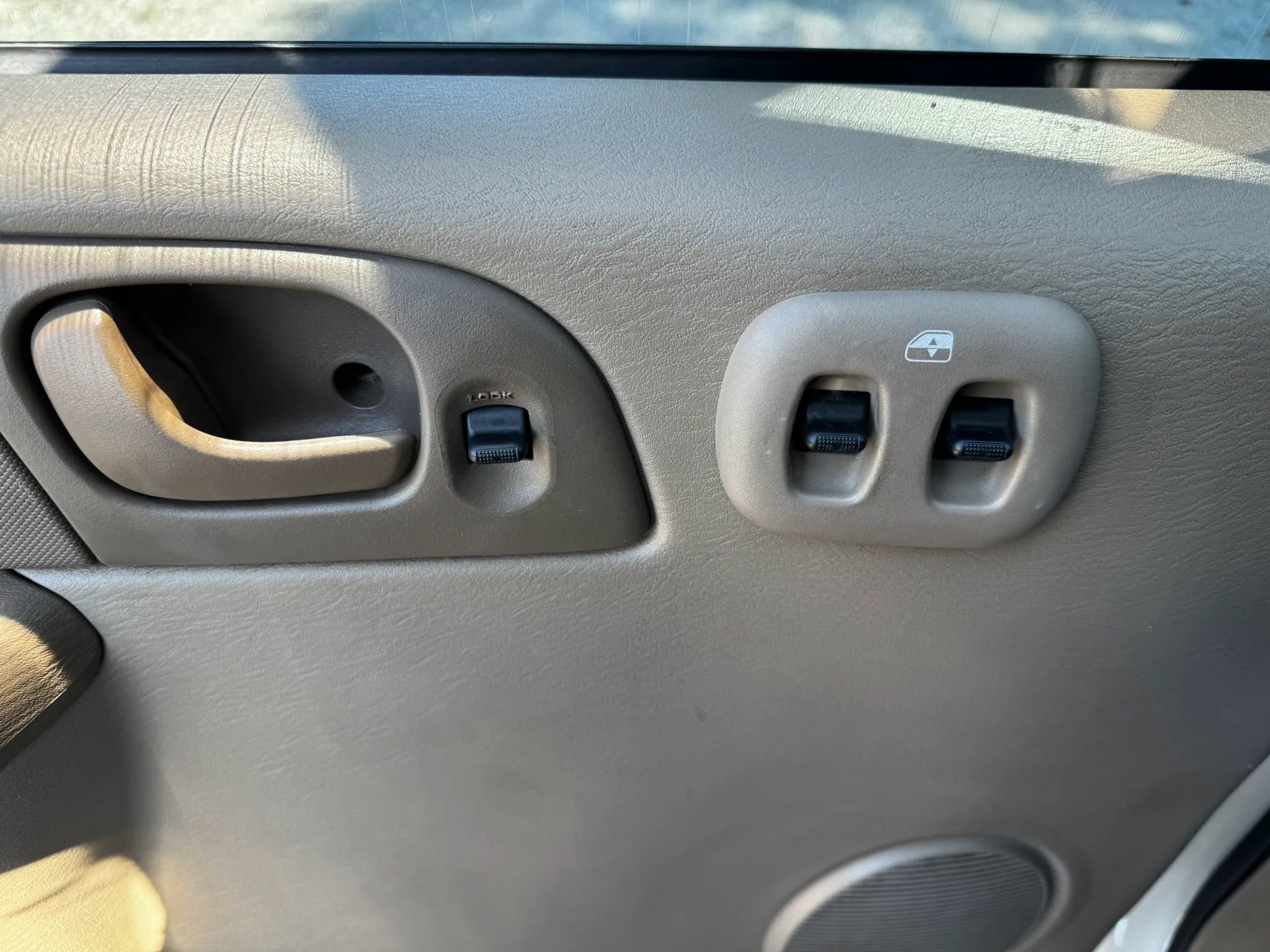 Used 2003 Dodge Caravan SE FWD image 15