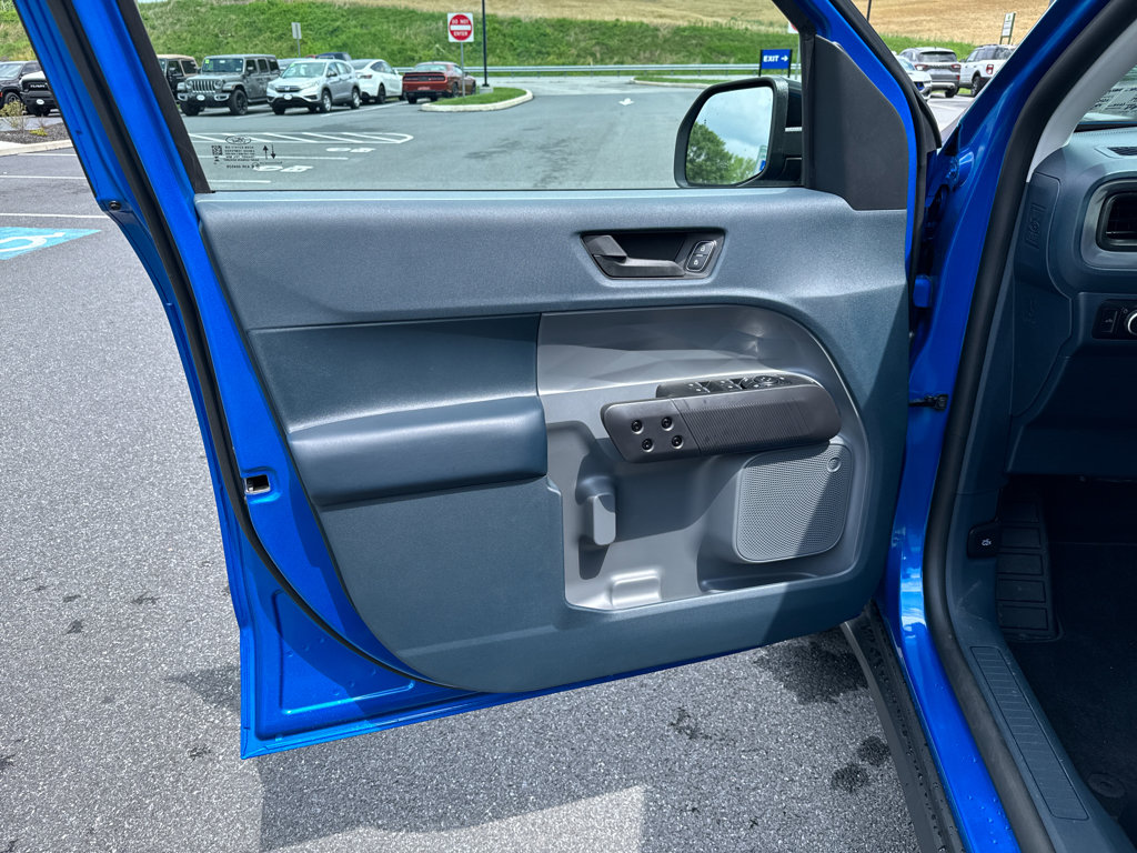 New 2025 Ford Maverick XLT w/ Black Appearance Package image 41