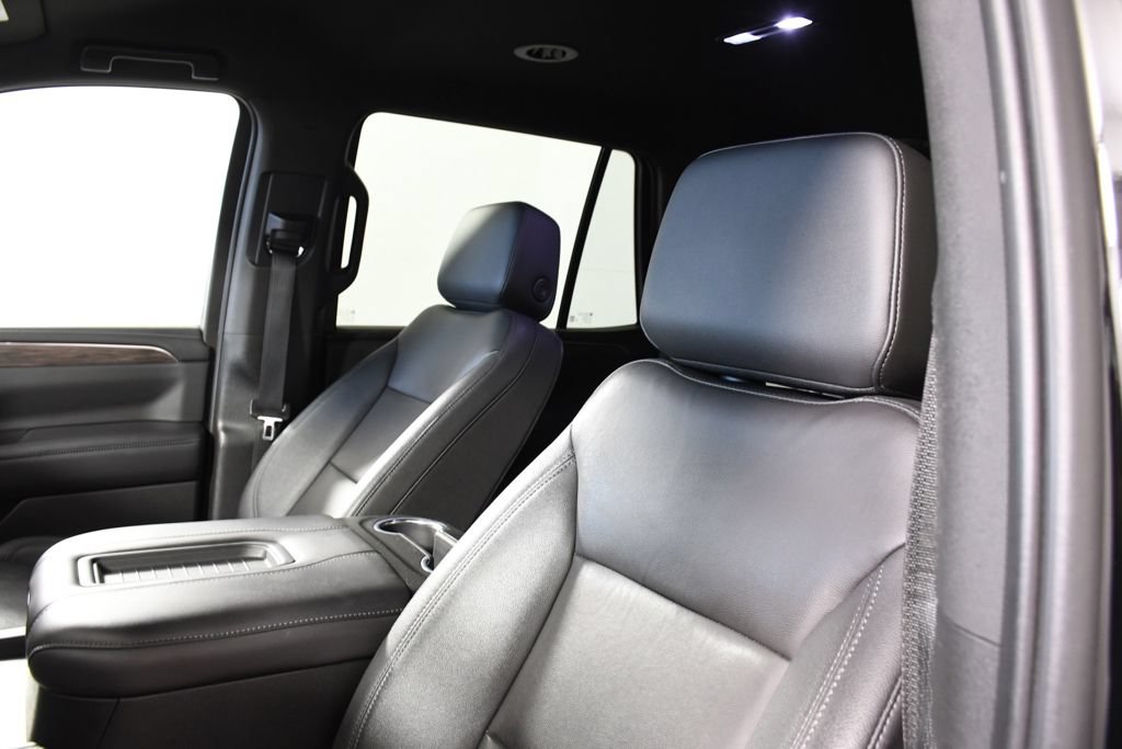 Used 2022 Chevrolet Tahoe LT w/ Luxury Package AWD/4WD image 17