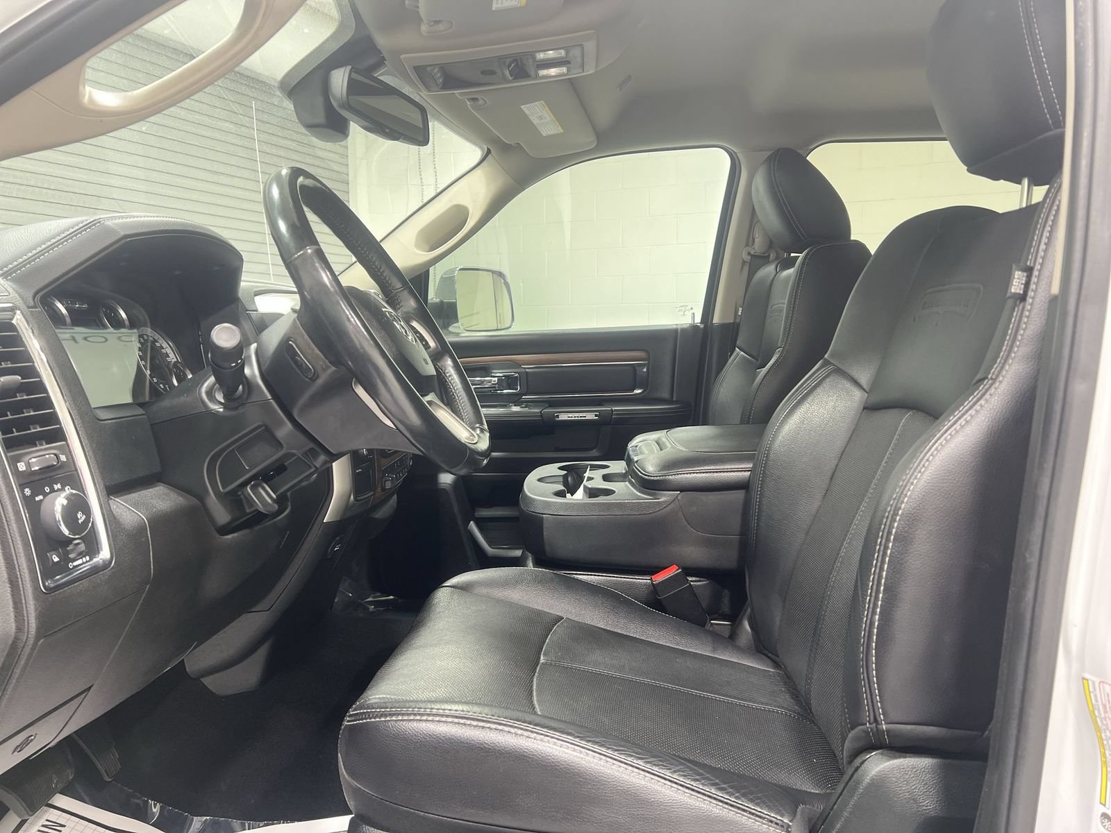 Used 2018 RAM 3500 Laramie AWD/4WD image 11