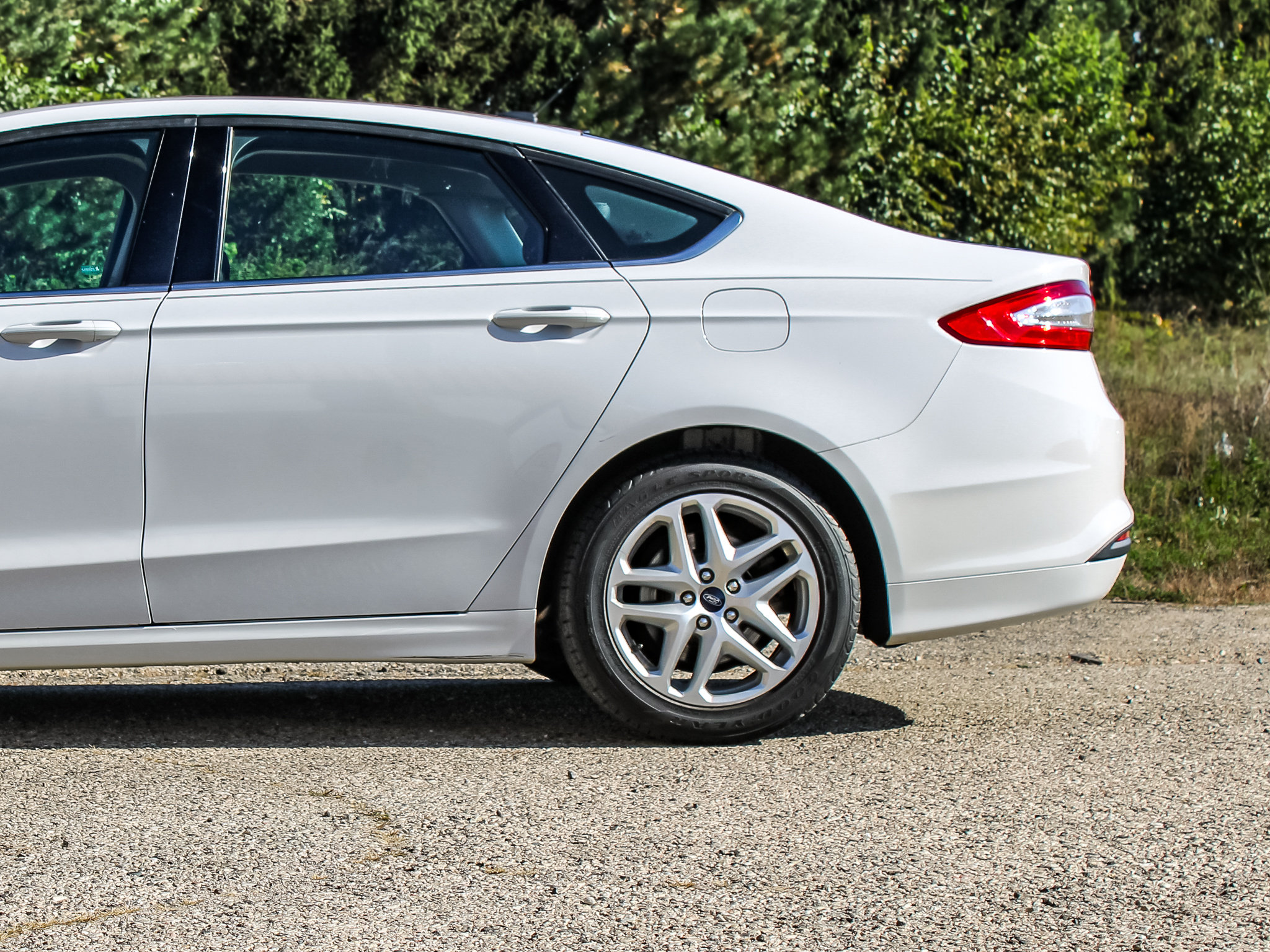 Used 2016 Ford Fusion SE FWD image 31