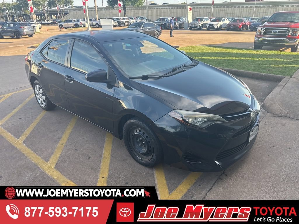 Used 2017 Toyota Corolla LE FWD image 1