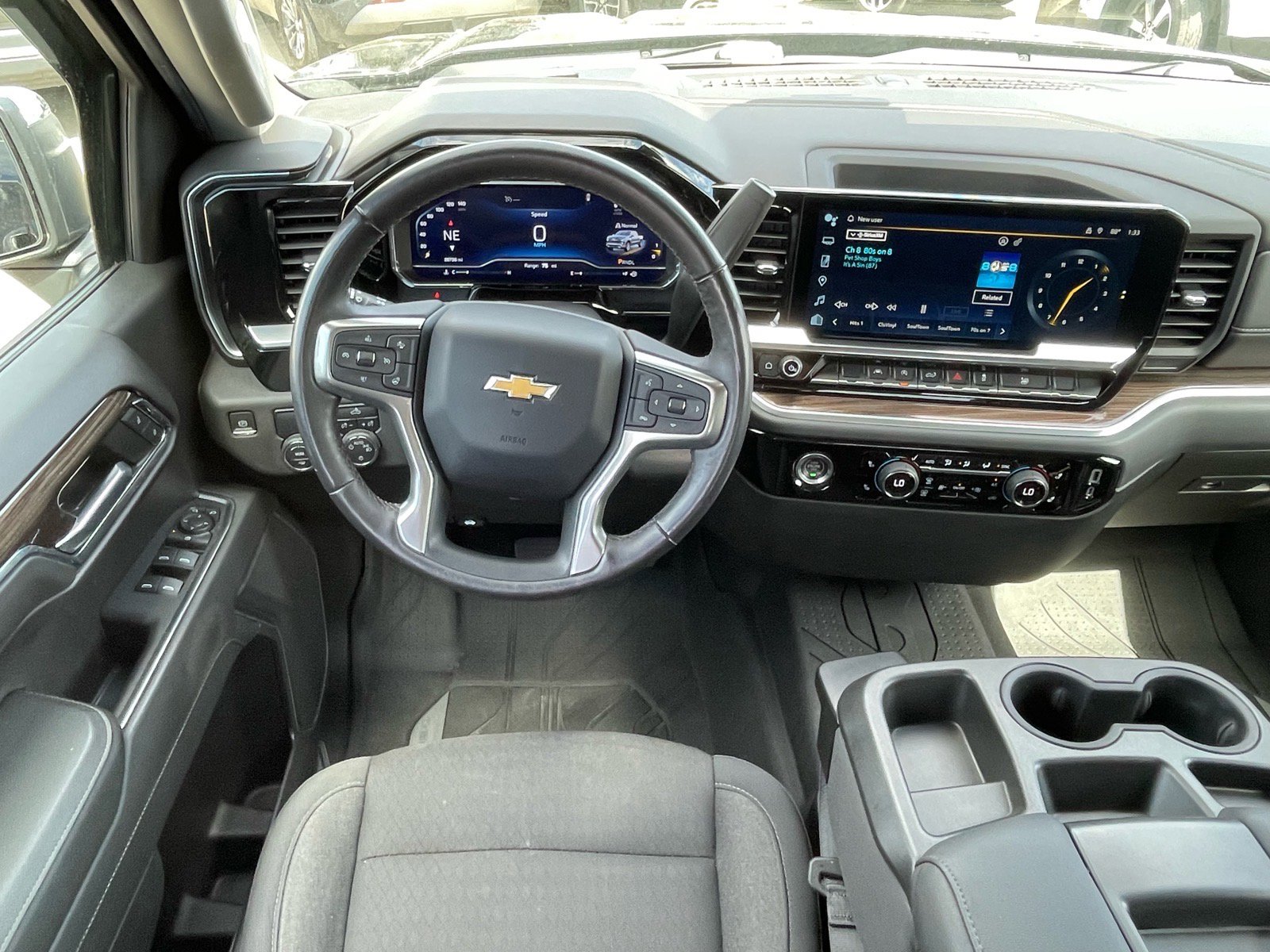 Used 2022 Chevrolet Silverado 1500 LT w/ Protection Package image 5