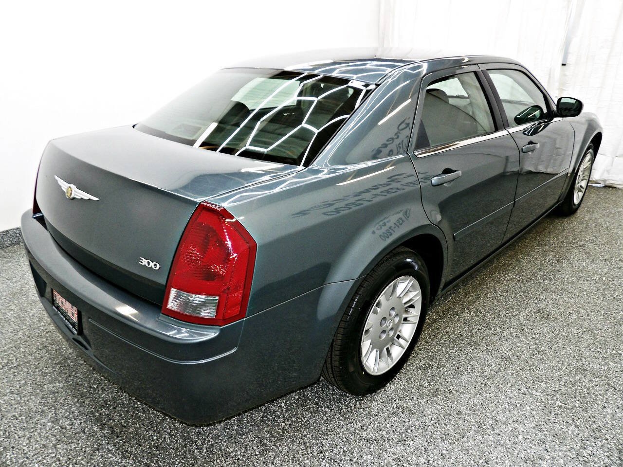 Used 2006 Chrysler 300 RWD image 6