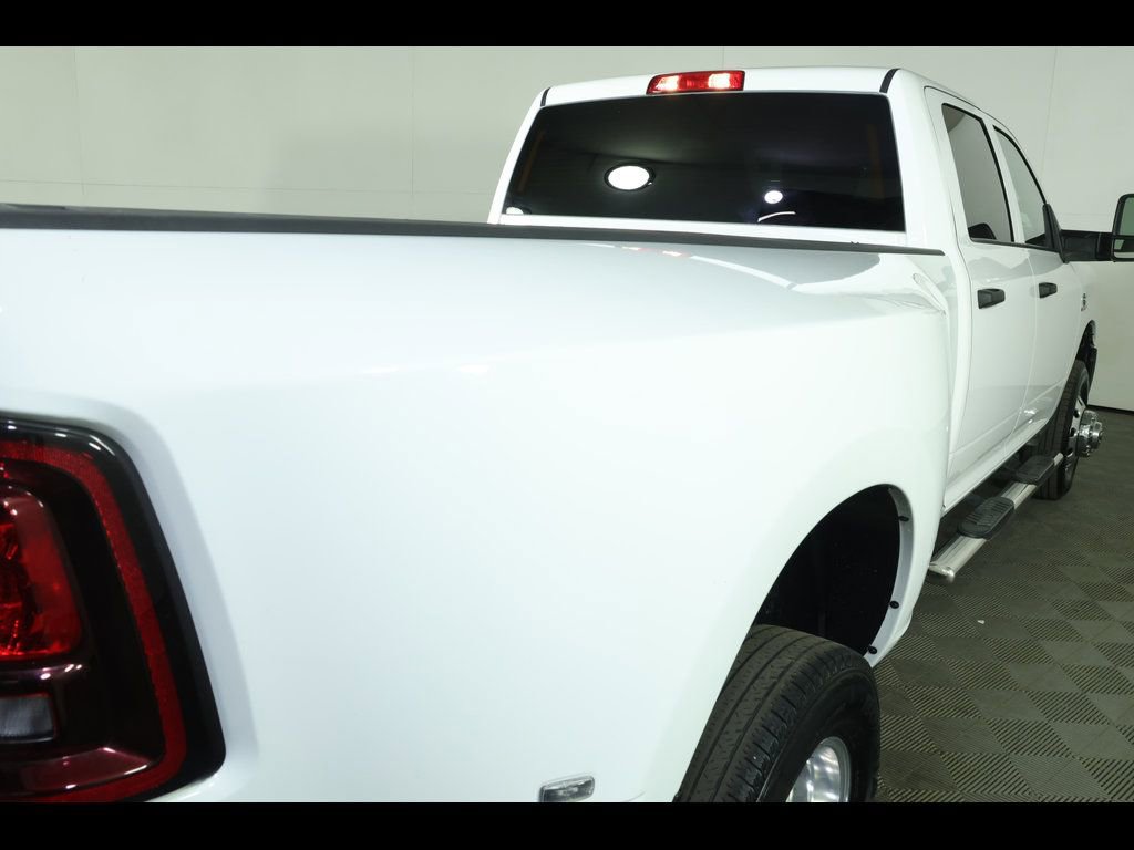Used 2025 RAM 3500 Tradesman w/ Chrome Appearance Group AWD/4WD image 17