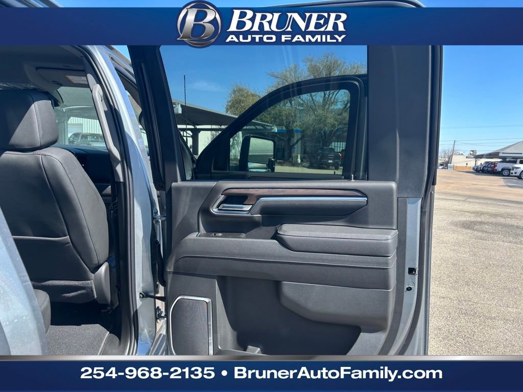 New 2026 GMC Sierra 3500 SLT w/ SLT Convenience Package image 18