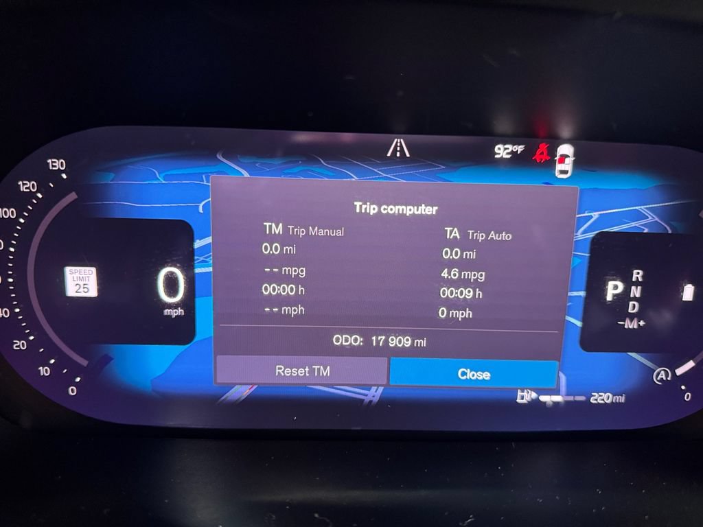 Certified 2024 Volvo XC40 B5 Plus w/ Protection Package Premier AWD/4WD image 29