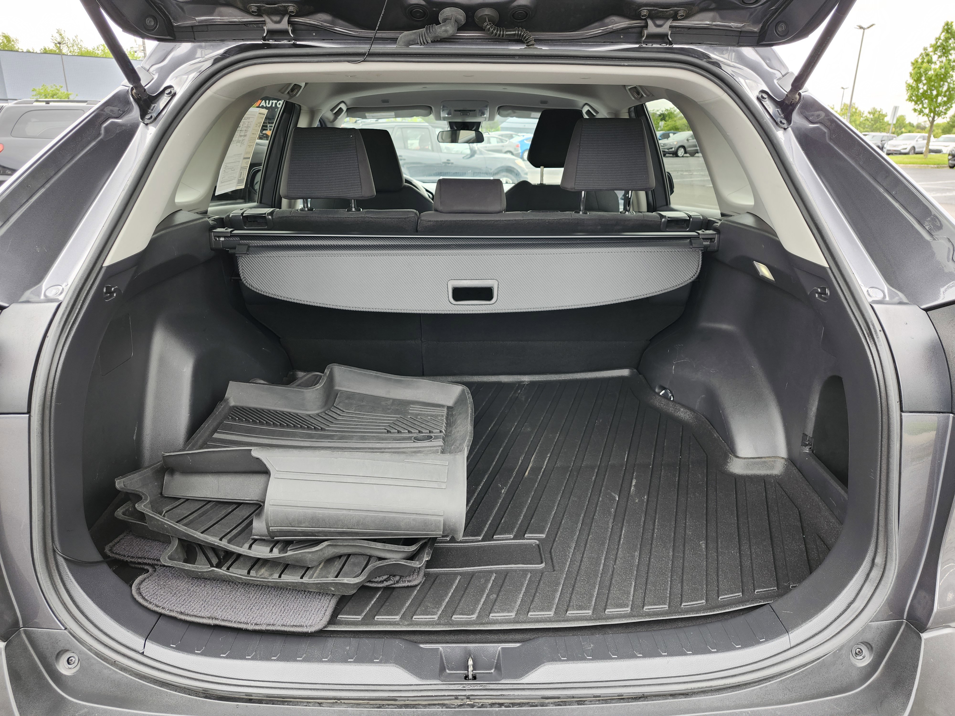 Used 2023 Toyota RAV4 LE FWD image 22