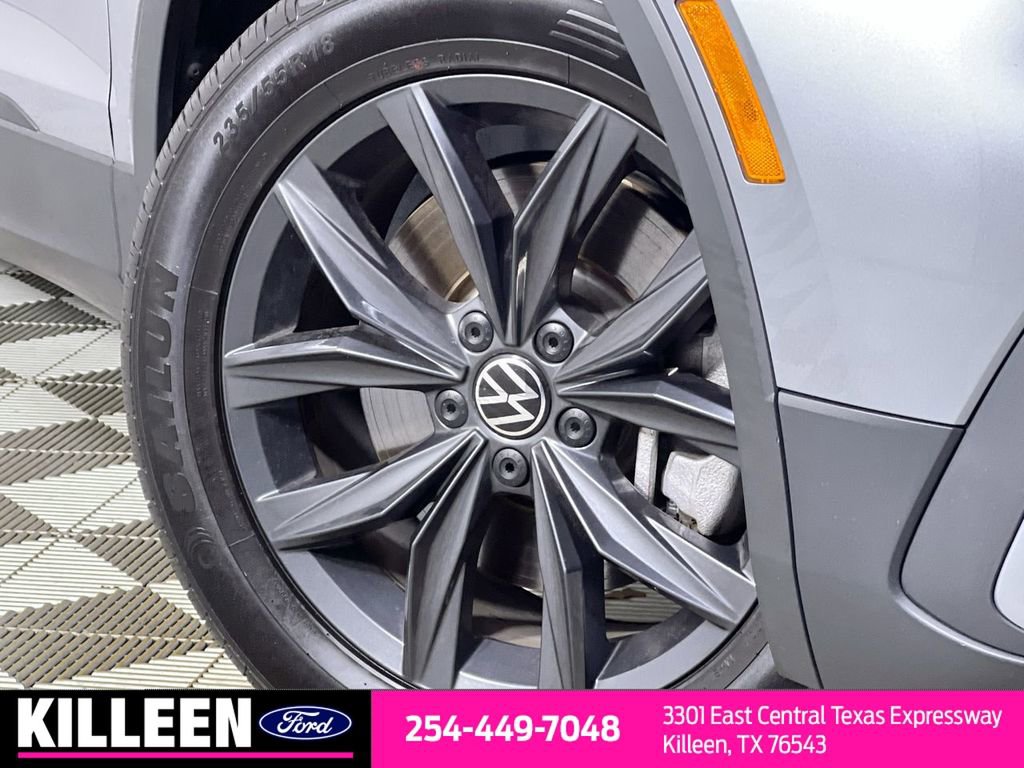 Used 2024 Volkswagen Tiguan SE image 8