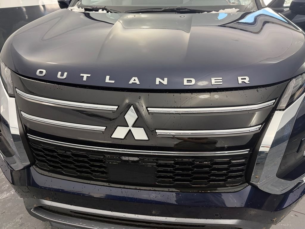 New 2026 Mitsubishi Outlander SE image 31