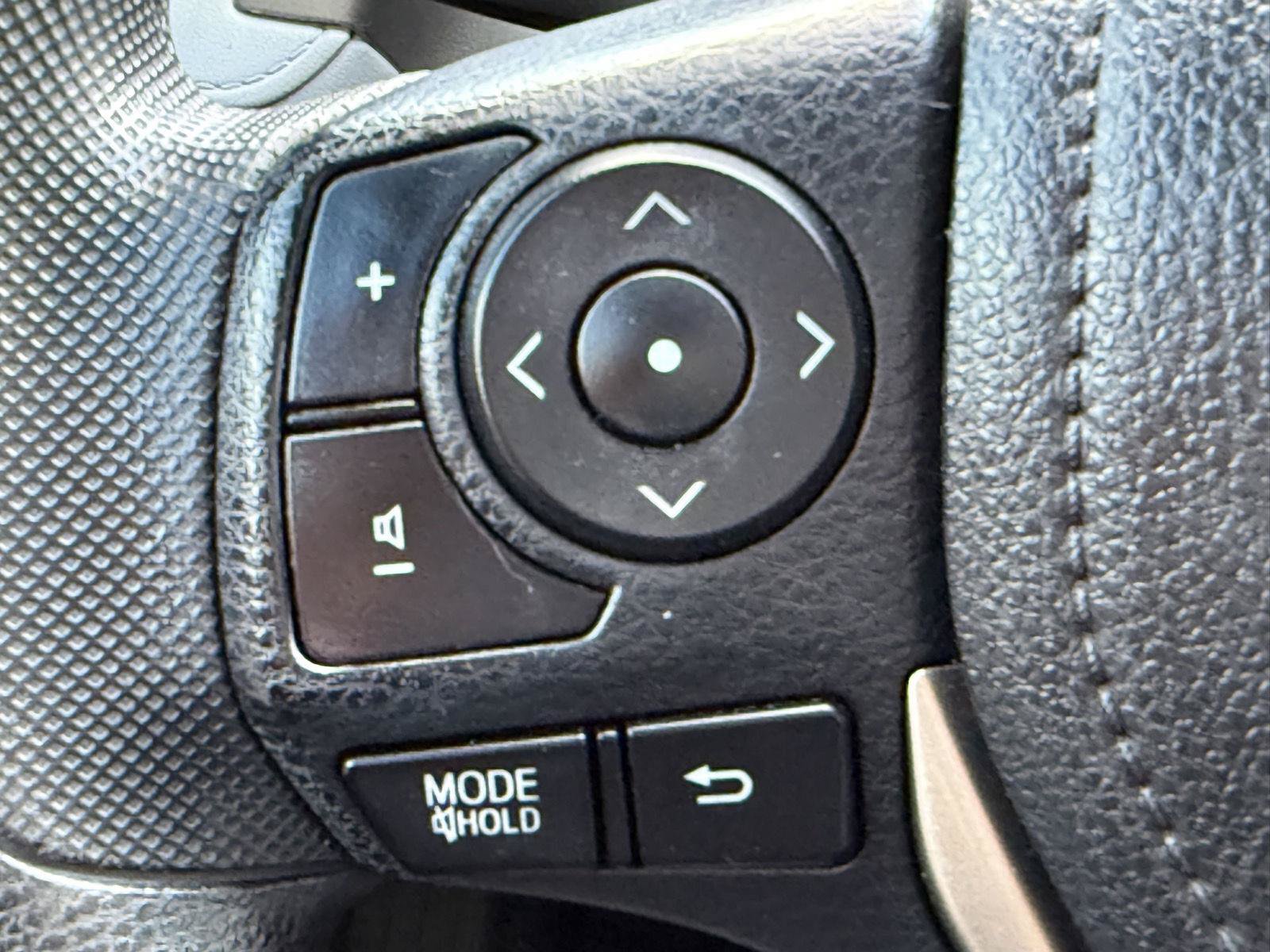 Used 2013 Toyota RAV4 LE FWD image 25