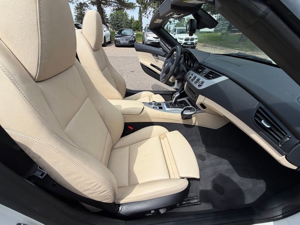 Used 2011 BMW Z4 sDrive35is RWD image 27