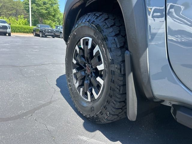 Used 2022 Nissan Frontier Pro-X RWD image 13