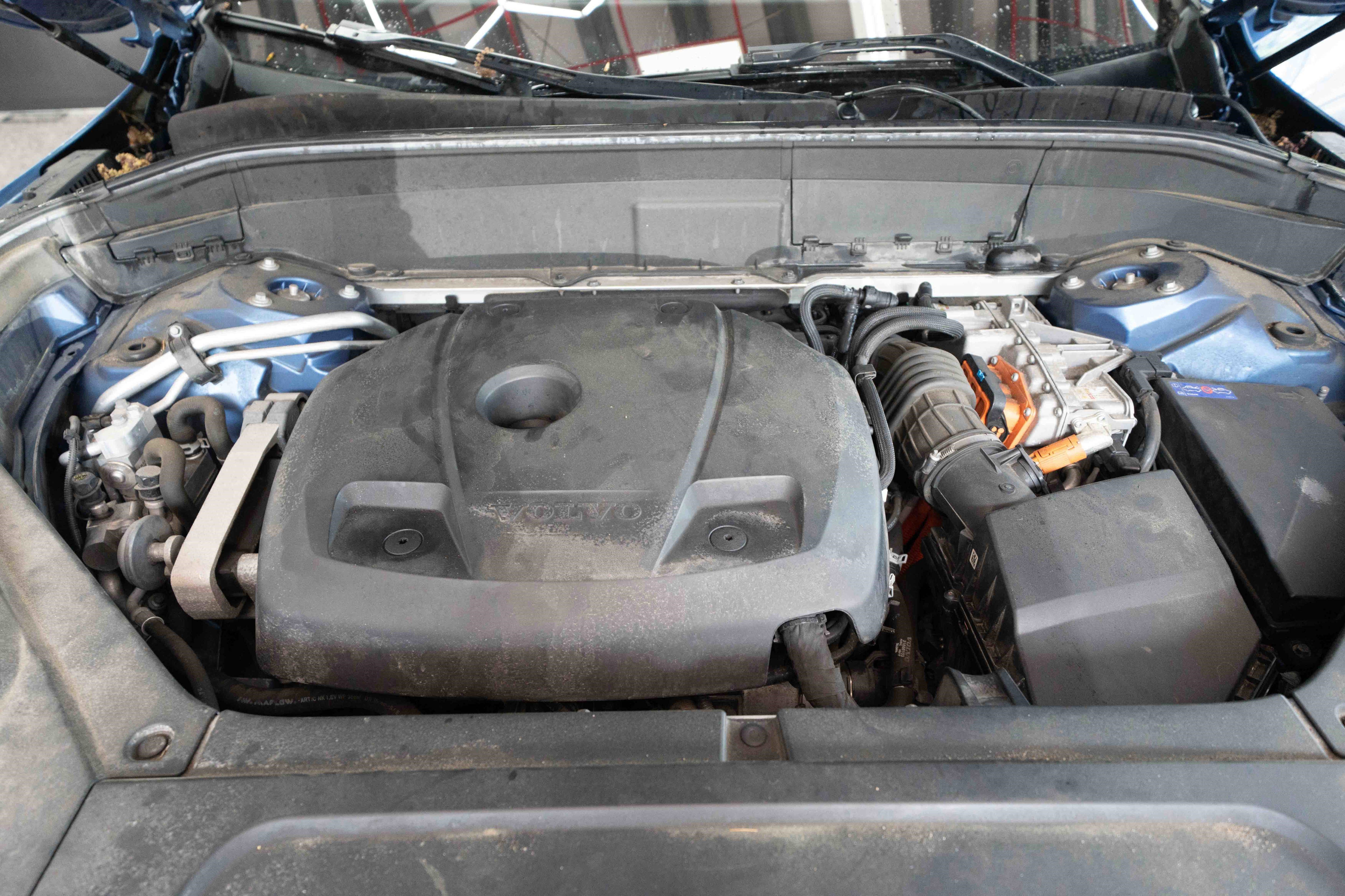 Used 2018 Volvo XC90 T8 R-Design w/ Convenience Package AWD/4WD image 32