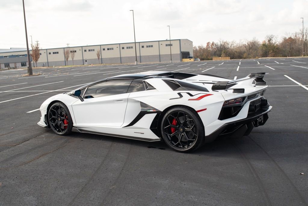 Used 2021 Lamborghini Aventador SVJ image 6
