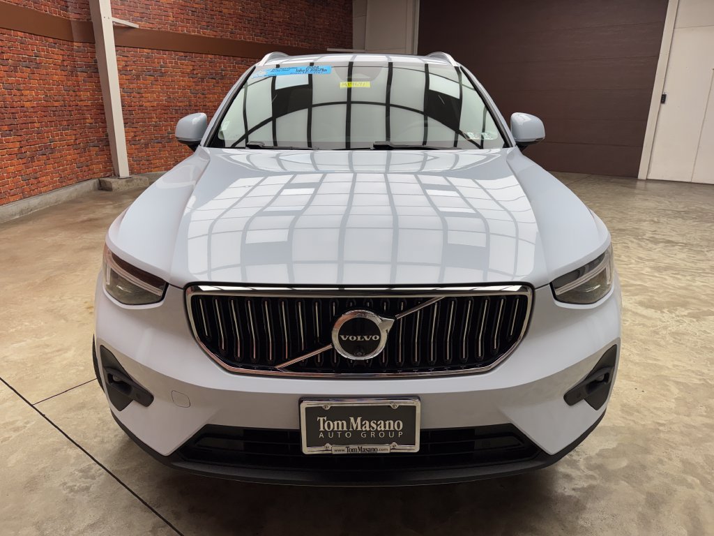 Used 2024 Volvo XC40 B5 Plus w/ Protection Package Premier AWD/4WD image 8