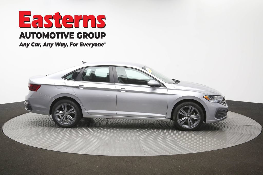 Used 2024 Volkswagen Jetta SE FWD image 44