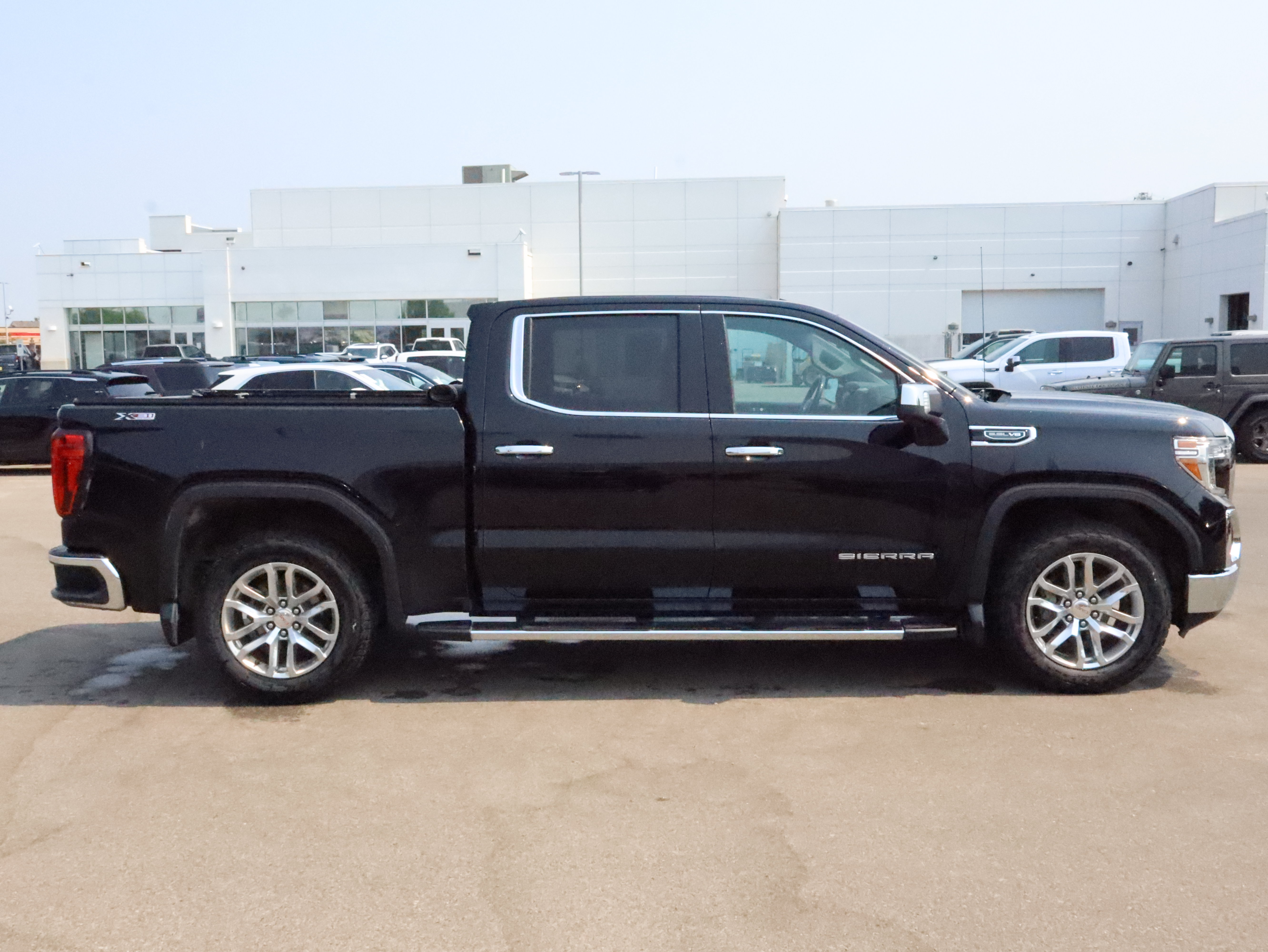 Used 2020 GMC Sierra 1500 SLT w/ SLT Premium Package AWD/4WD image 8